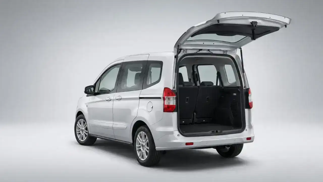 Ford Tourneo Courier arka görünüm