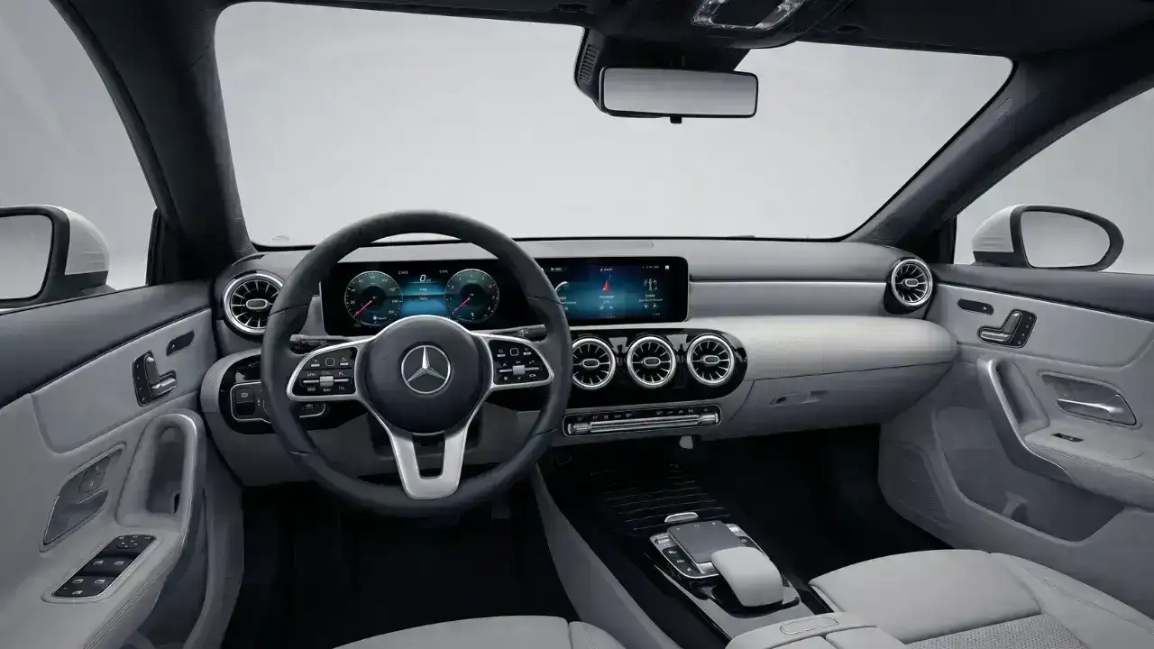 Mercedes CLA200 iç mekan görünümü